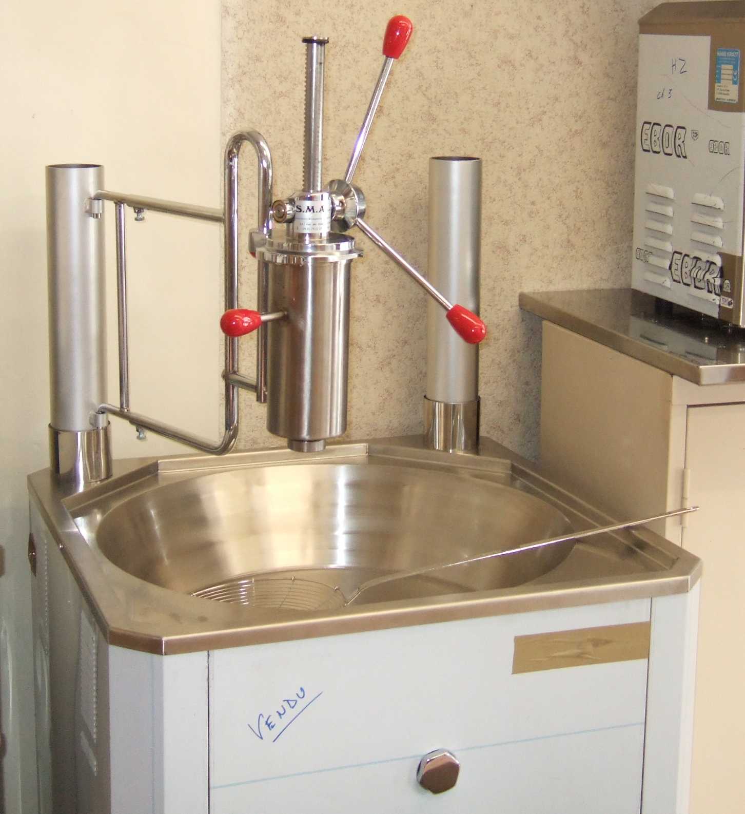 presse 2 kg série M sur friteuse 22 litres gaz série M