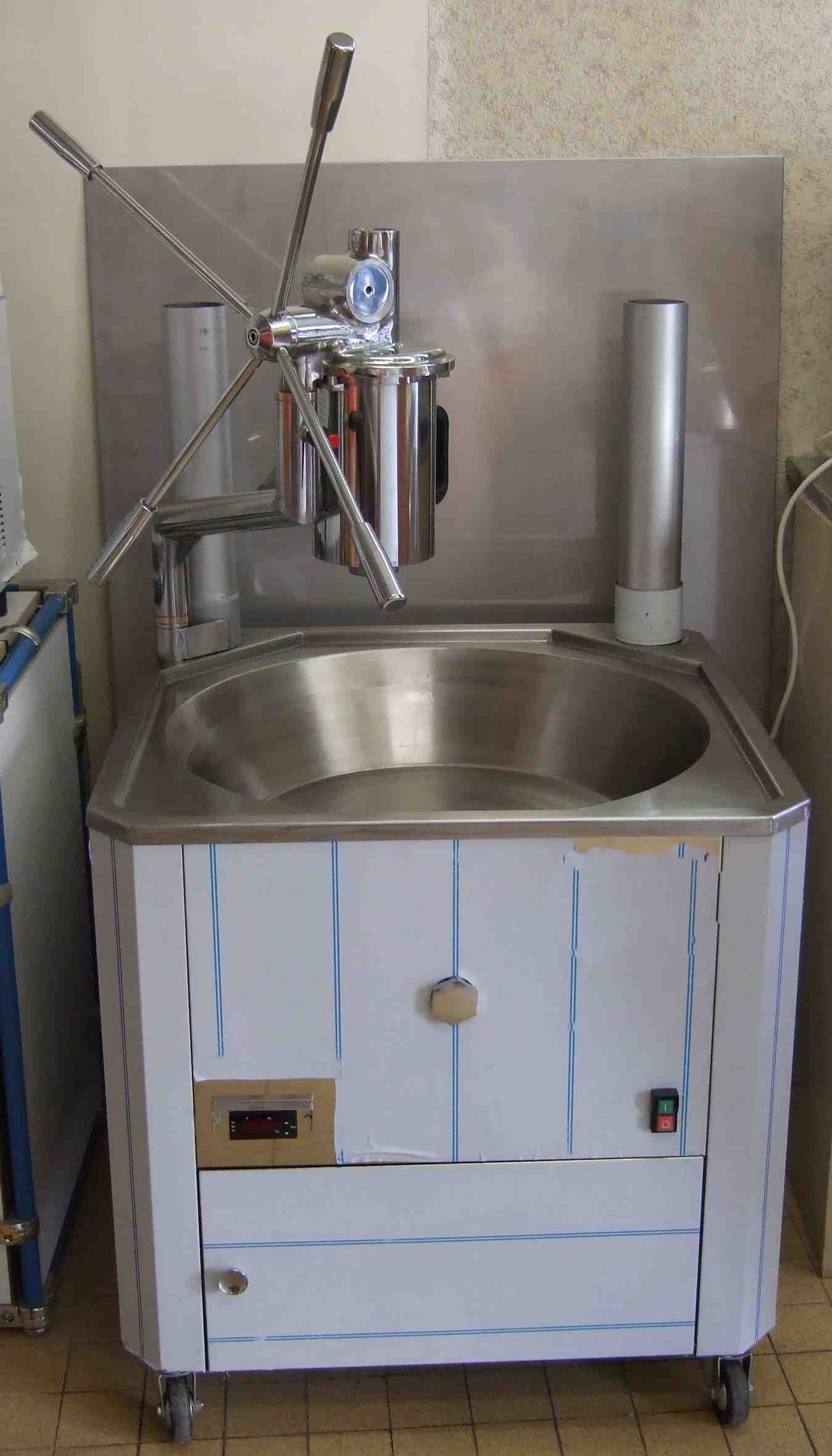 presse 4 kg série L sur friteuse 22 litres gaz série M