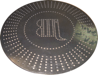 Grille perfor�e qui cache les r�sistances